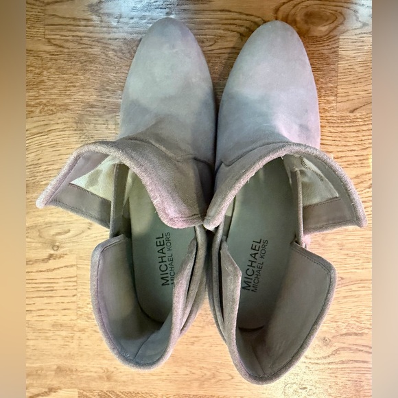 MK by Michael Kors Salem Tan Suede and Leather Ankle Booties Size 7.5. - Picture 11 of 14